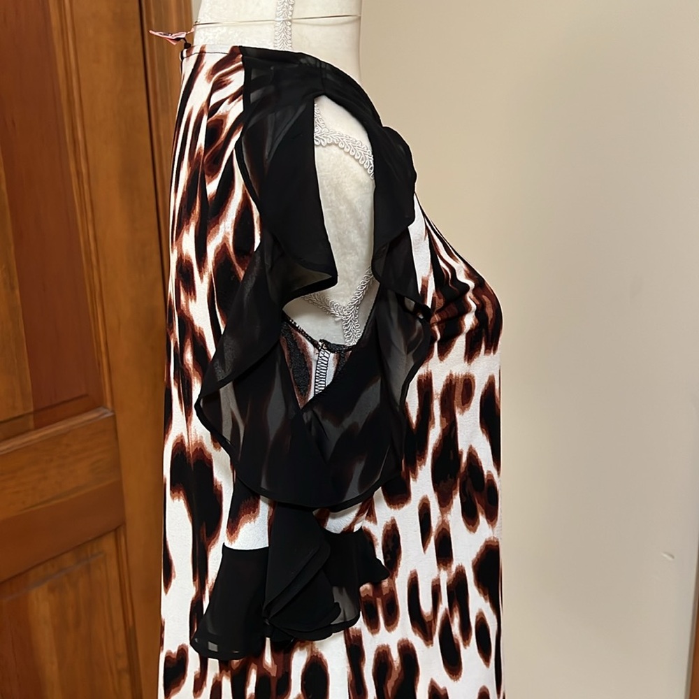 NWOT: Chic Animal Print Women's Top - Picture 4 of 5